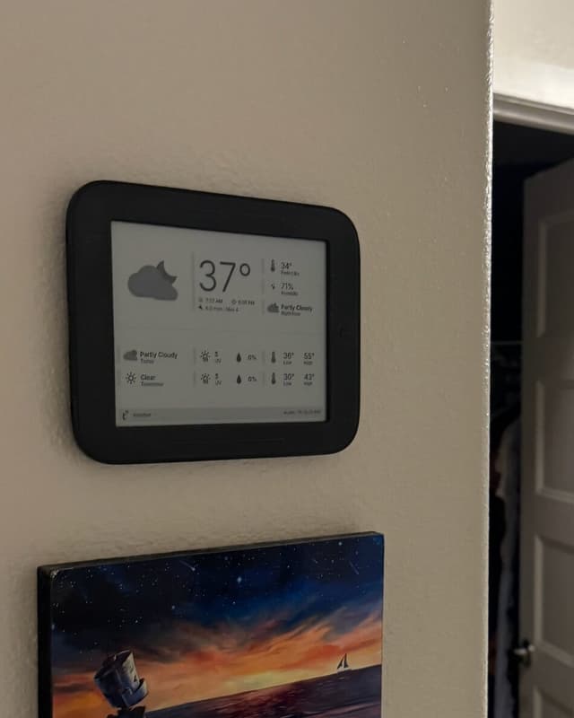 Nook Simple Touch w/ TRMNL photo 3